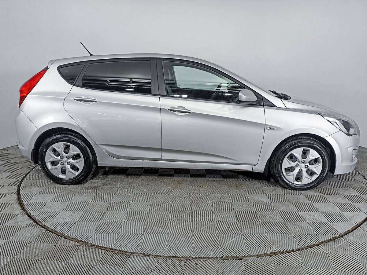 Купить Hyundai Solaris, 2016, 69 858 км, фото №4