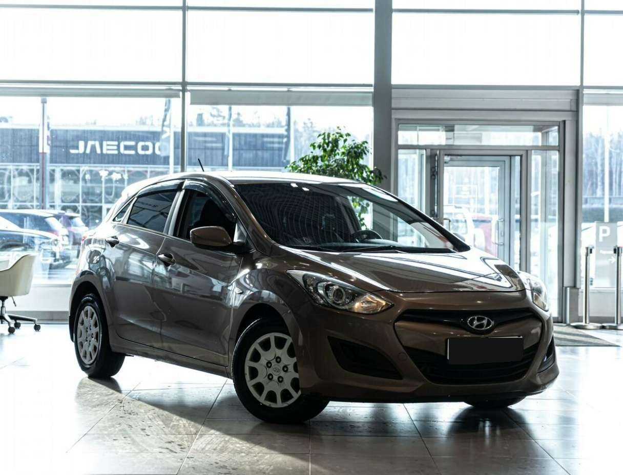 Купить Hyundai i30, 2013, 220 000 км, фото №2