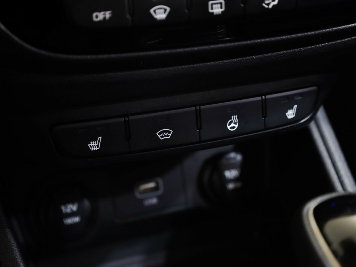 Купить Hyundai Solaris II, 2019, 147 201 км, фото №16